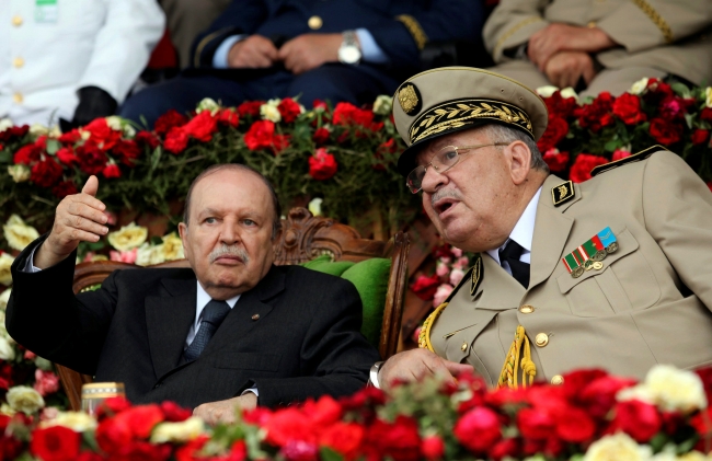 Cezayir'de iktidardaki koalisyon ortağından Buteflika'ya "istifa" çağrısı