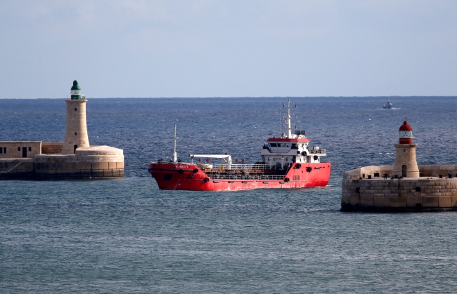 Libya açıklarında kaçırılan tanker Malta Limanı'na ulaştı