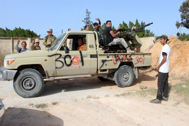 Libya'da Hafter güçleri batı cephesinde kan kaybediyor