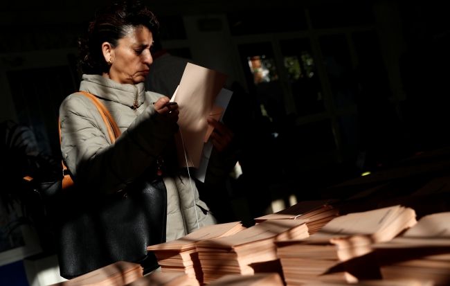 İspanya'da halk sandık başında