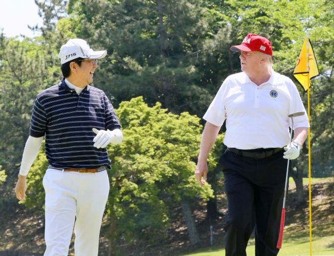 Trump'tan Japonya'da golf ve sumo diplomasisi