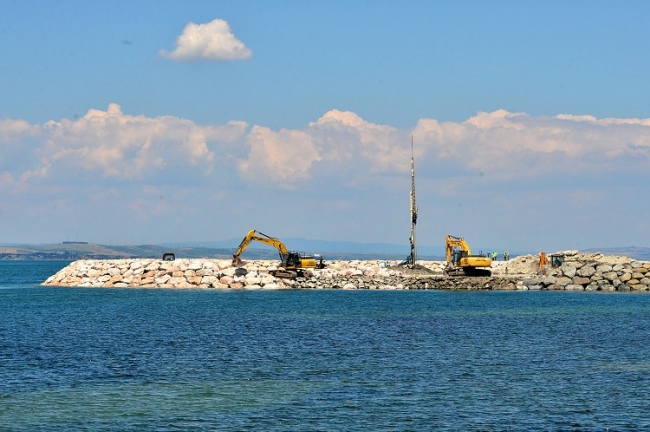 1915 Çanakkale Köprüsü'nün Asya ayağı batırıldı
