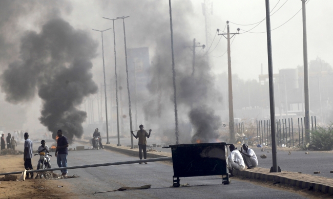 Sudan'da ordu göstericilere müdahale etti: 30 ölü