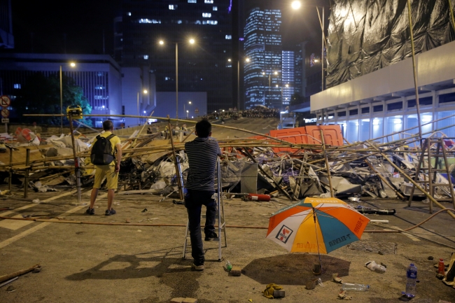 Hong Kong'da iade tasarısına karşı on binlerce kişi sokaklara döküldü
