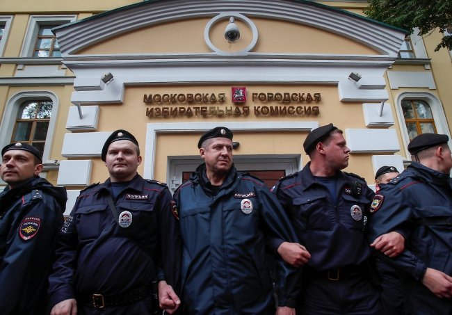 Rusya’da yerel seçimler öncesi protesto: 25 gözaltı