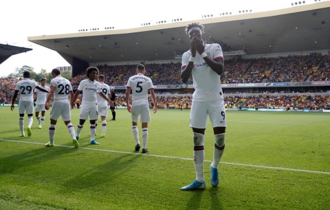 Abraham tarihe geçti, Chelsea farka gitti