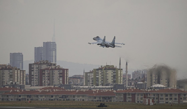 Rus Su-35 savaş uçağı İstanbul semalarında