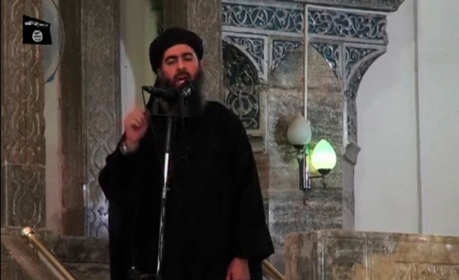 Terör örgütü DEAŞ lideri Ebubekir el-Bağdadi, 5 Temmuz 2014'te Musul'da bir camide konuşuyor. Fotoğraf: Reuters