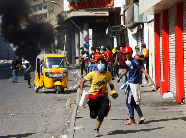 Iraklılar, işsizlik, yolsuzluk ve kamu hizmeti yetersizliğini protesto etmek amacıyla ülkenin çeşitli bölgelerinde gösteriler düzenliyor. Fotoğraf: Reuters
