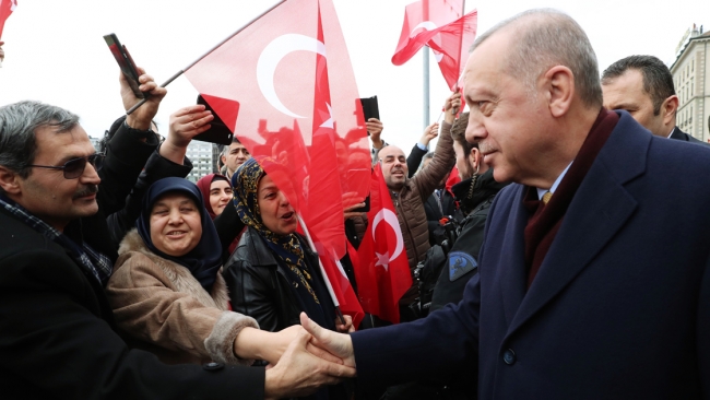 Cumhurbaşkanı Erdoğan İsviçre'de sevgi gösterileriyle karşılandı