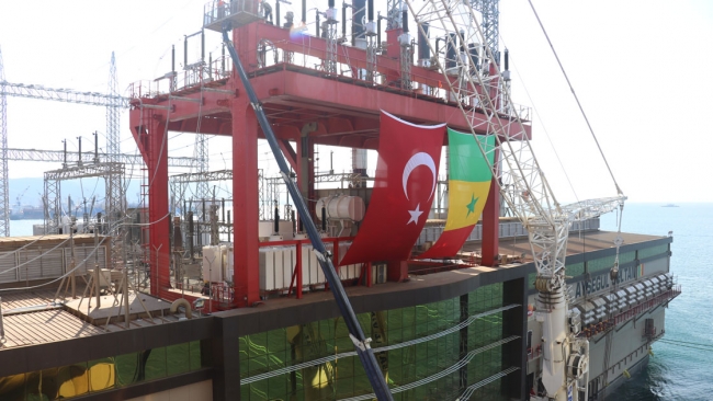 Türk gemisi Senegal'e ışık olacak