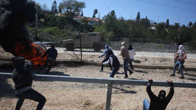 İsrail Gazze sınırında 26 Filistinliyi yaraladı