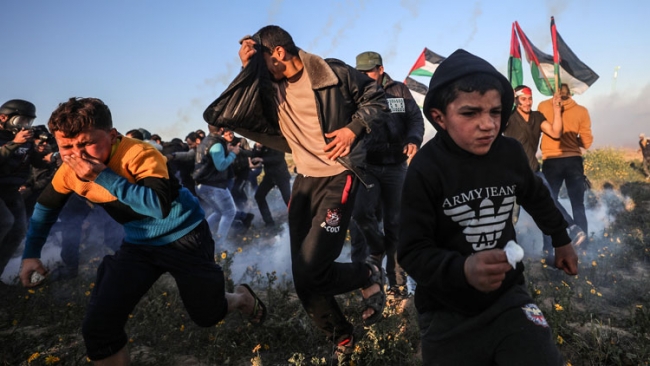 İsrail Gazze sınırında 26 Filistinliyi yaraladı