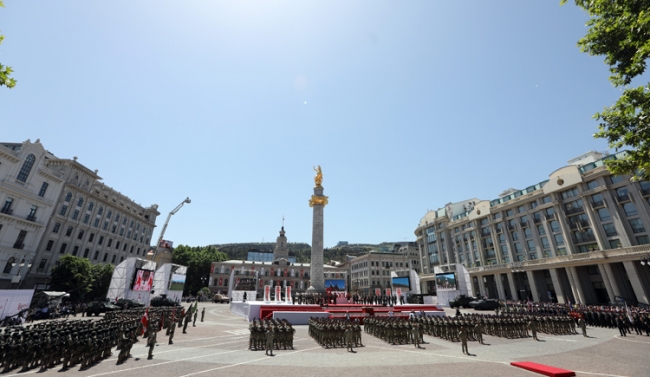 Bakan Akar Gürcistan'da