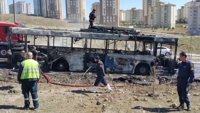 Ankara'da seyir halindeki otobüste yangın