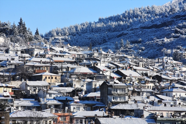Muğla kar yağışıyla ayrı bir güzelliğe büründü