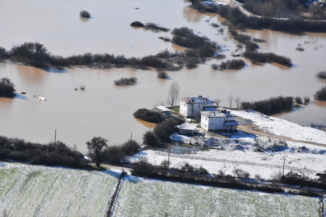 Muğla kar yağışıyla ayrı bir güzelliğe büründü