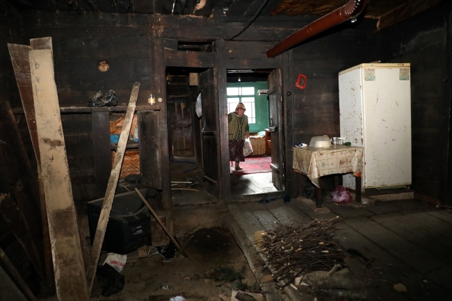 İki odalı yayla evinde zorlu yaşam