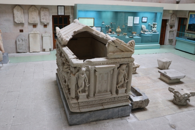 Kütahya'daki "Amazonlar lahdi" bin 858 yıllık tarihiyle dikkat çekiyor