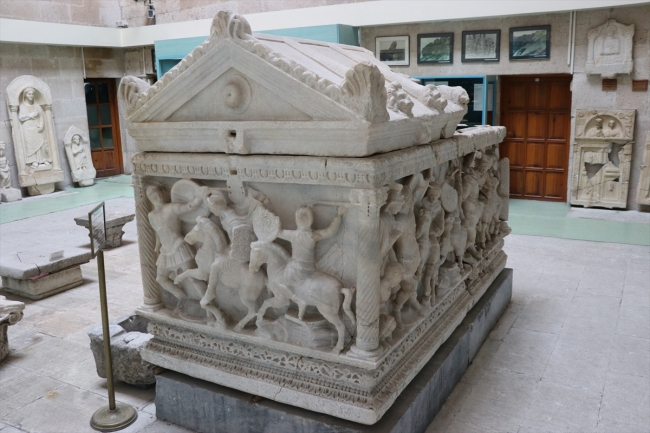 Kütahya'daki "Amazonlar lahdi" bin 858 yıllık tarihiyle dikkat çekiyor