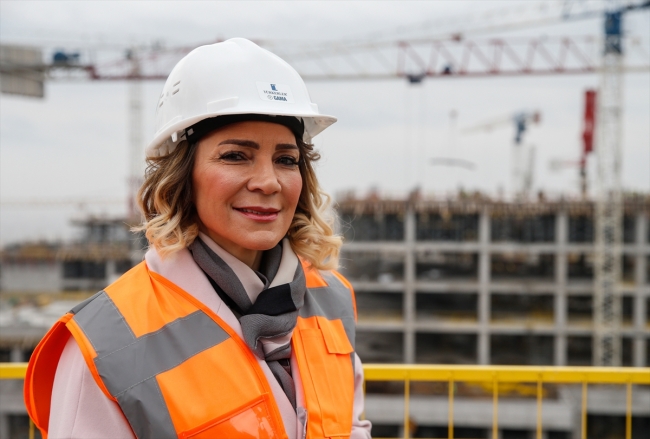 İzmir'in "sağlık üssü"nün yüzde 90'ı tamamlandı