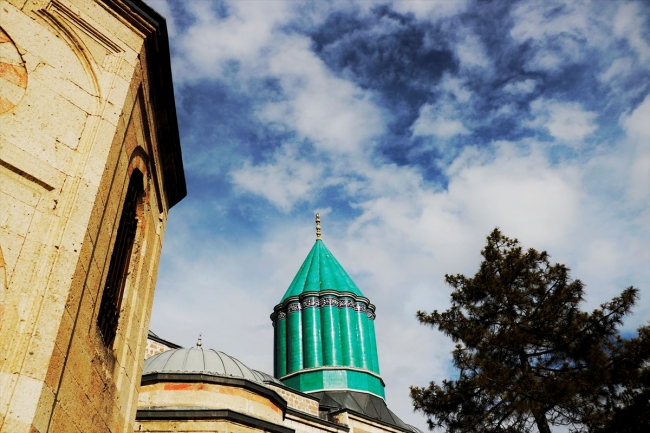 Mevlana Müzesi'nin turkuaz kubbesi yenileniyor