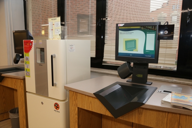 Anadolu Üniversitesinde kitaplar "duşta" temizleniyor