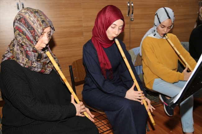 Ordulu kadınlar neyzen olabilmek için çalışıyor