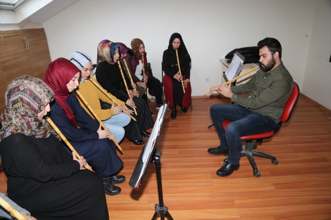 Ordulu kadınlar neyzen olabilmek için çalışıyor