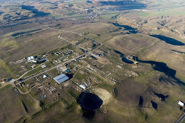 Antik kentteki 2 bin 200 yıllık tiyatroya biletle giriliyormuş