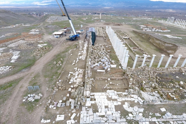 Antik kentteki 2 bin 200 yıllık tiyatroya biletle giriliyormuş