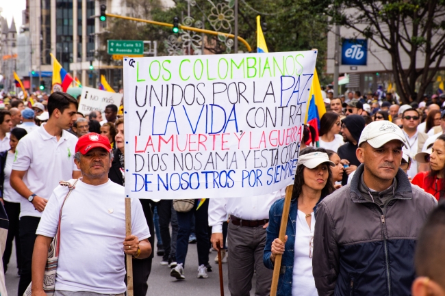 Kolombiya’da "Teröre Karşı Birlik" yürüyüşü