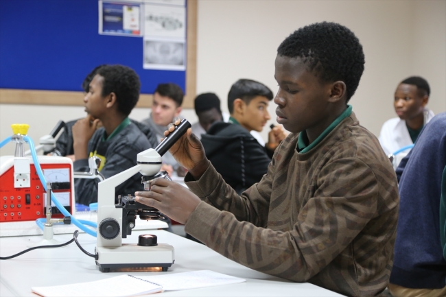 Türkiye'nin gönül elçilerini yetiştiriyorlar