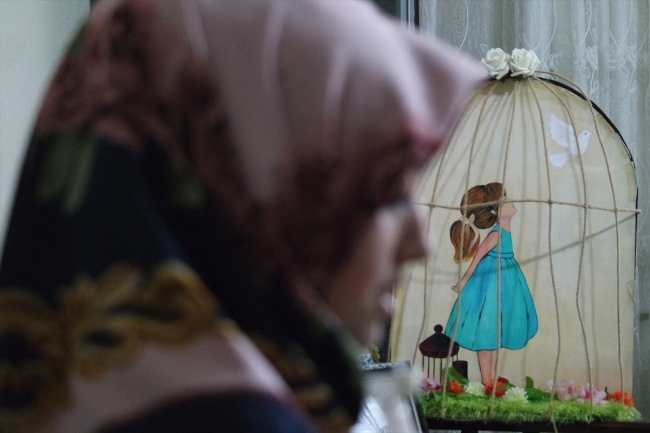 Kas hastası genç umutlarını tuvale yansıtıyor