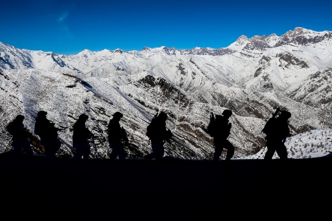 Eksi 30 derecede teröristlere göz açtırmıyorlar