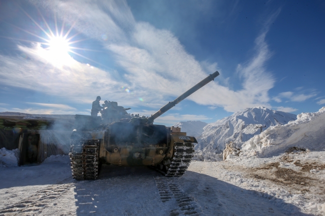 Eksi 30 derecede teröristlere göz açtırmıyorlar