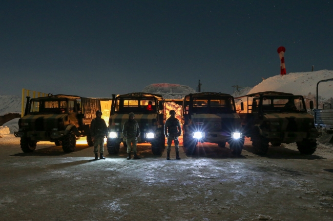 Eksi 30 derecede teröristlere göz açtırmıyorlar