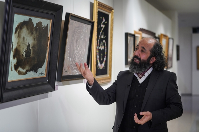 "Sanatçı imam" mesajlarını tuvale yansıtıyor