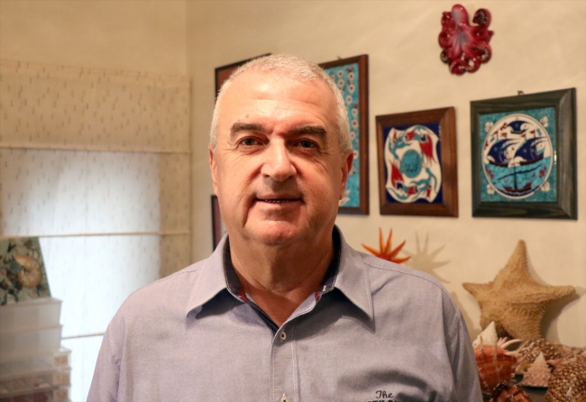 Rengarenk deniz kabuklarından koleksiyon yaptı