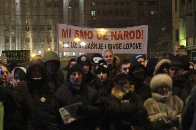 Sırbistan'da hükümet karşıtı gösteriler sürüyor