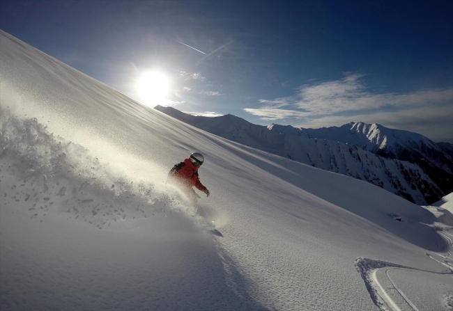 Heliski tutkunları Kaçkar Dağları'na hayran kaldı