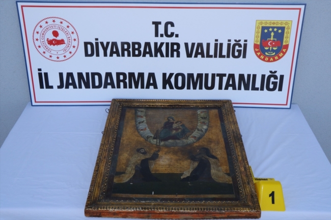 Diyarbakır'da Roma dönemine ait tablolar ele geçirildi