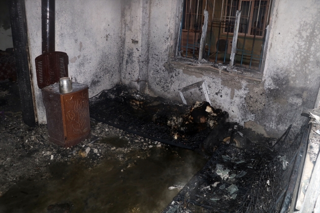 15 yaşındaki çocuk yaşlı kadını alevlerin arasından kurtardı