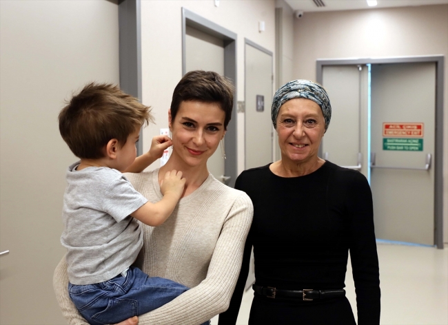 Anne kız kanseri beraber yendi