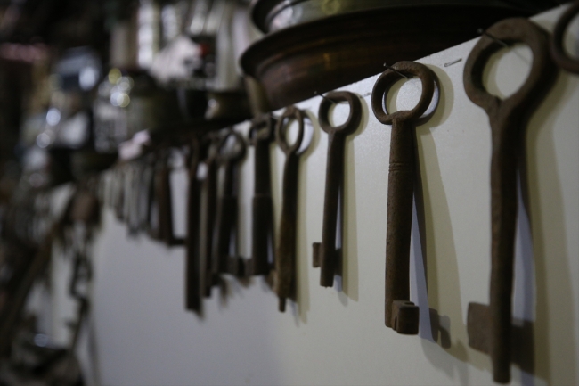 Antika tutkusuyla 2 bin eşya topladı