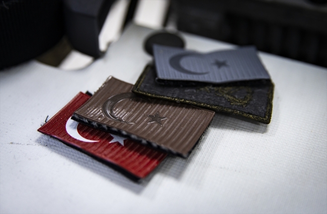 Antarktika'da "yerli üretim" kıyafetlerle ısınıyorlar