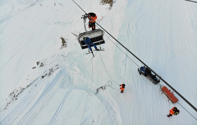 Kayak tutkunlarının güvenliği Mehmetçik'e emanet