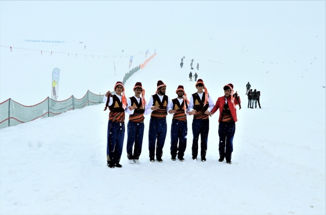 Van'da kayak festivali renkli görüntülere sahne oldu