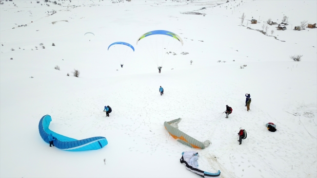 3. Abant Kış Uçuşları Festivali gerçekleştirildi