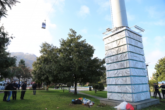 Teleferiğe takılarak 50 metreden düştüler: 1 ölü, 1 yaralı